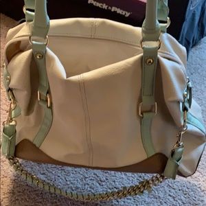 Cute Bag with the right colors!